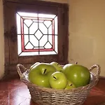 Konukevi Chateau De Loup