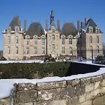 Chateau De Loup Guest house
