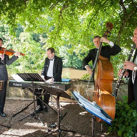 Penzion Chateau De Loup