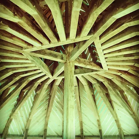 Chateau De Loup Penzion Saint-Loup-Lamaire