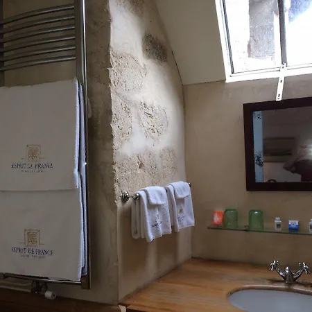 Chateau De Loup Pensionat 3*