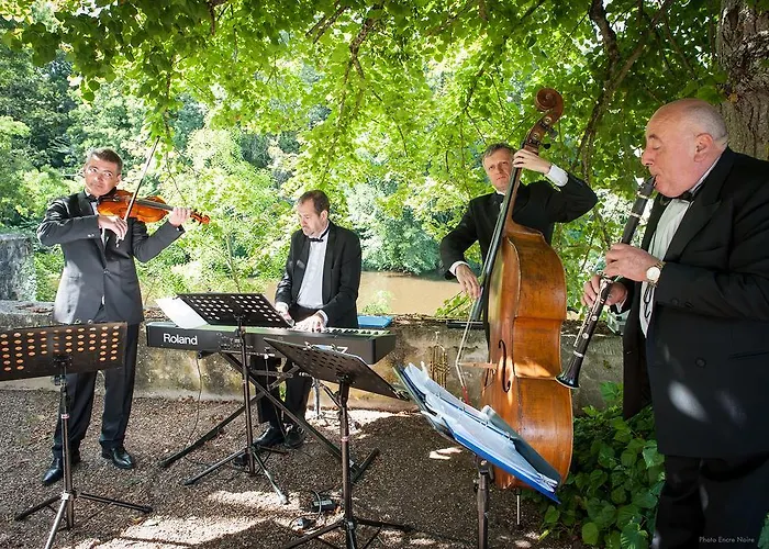 Pensión Chateau De Loup
