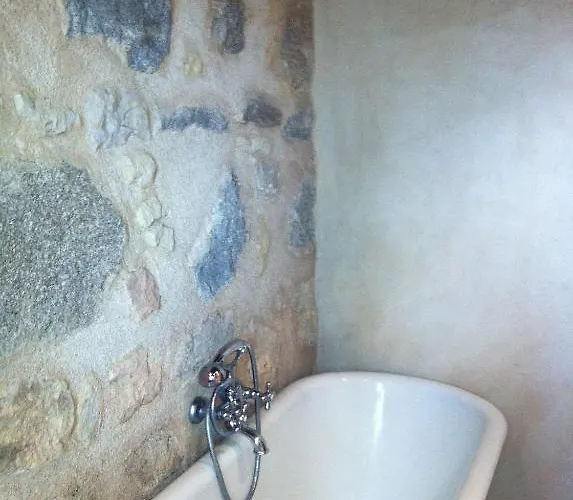 Pensión Chateau De Loup 3*