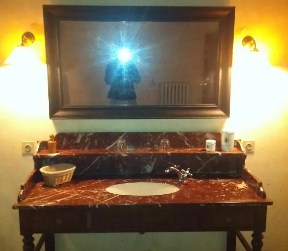 Chateau De Loup Pensión