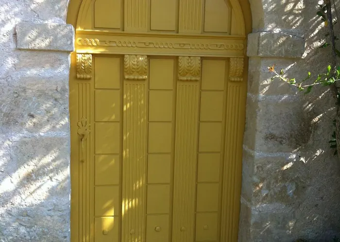 Chateau De Loup 3* Saint-Loup-Lamaire