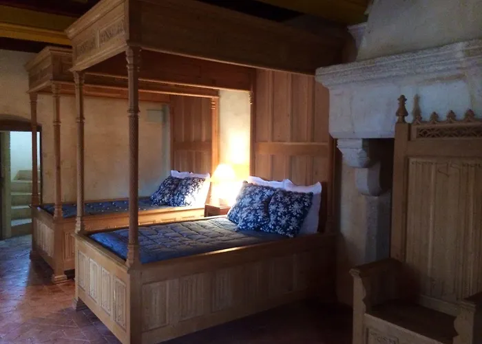 Pensión Chateau De Loup 3*