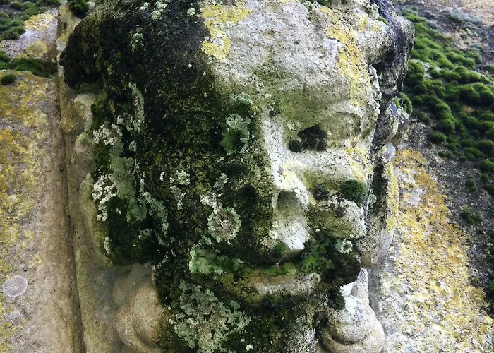 Pensión Chateau De Loup 3*