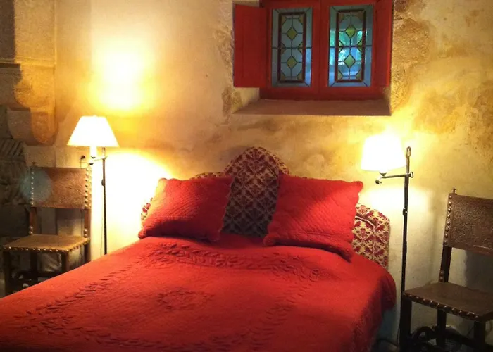 Pensión Chateau De Loup 3*